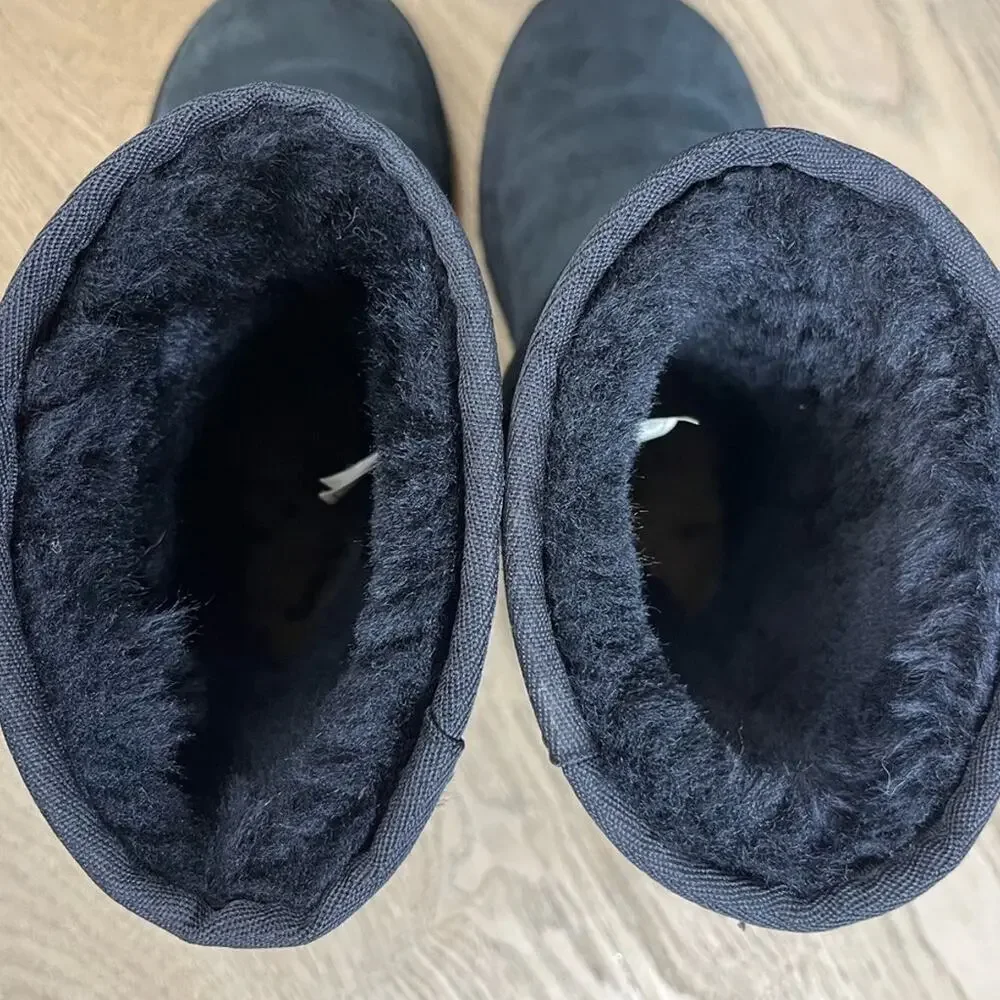 UGG Classic Short II Black Suede Shearling Boots Women’s Size 7